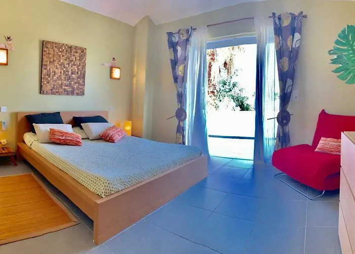 Casamirafio à Palombaggia Piscine Chauffée Et 8 à 9 Personnes